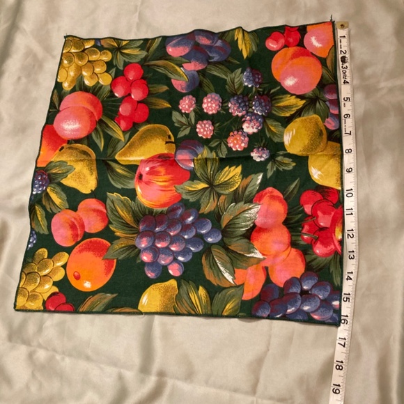 Tablecloth Beautiful Colorful Fruit on Pine Green Feels Like Cotton 57x96 w/1nap - Picture 5 of 5